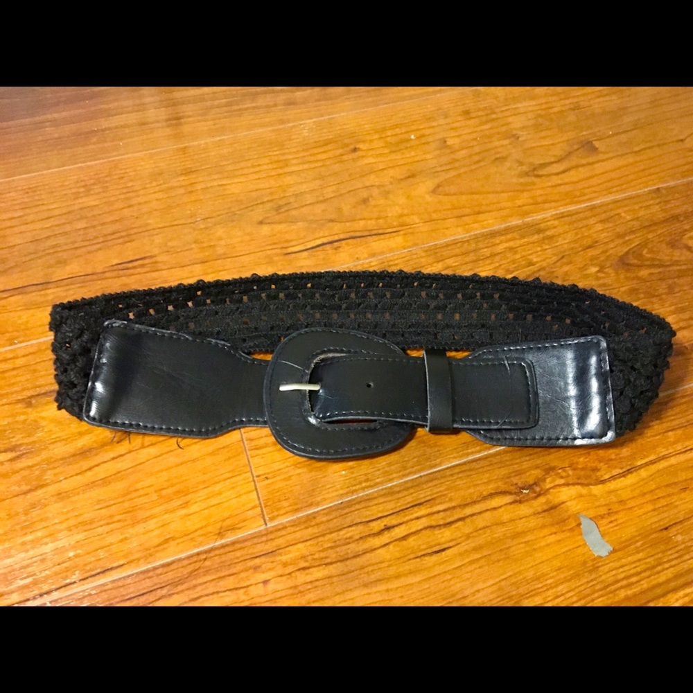 Black waist belt with macrame and faux leather